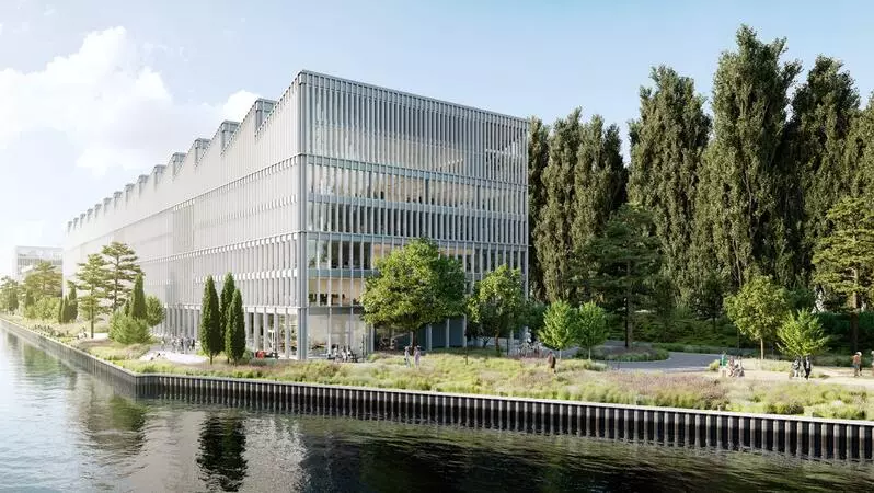 SHED-Gebäude in der Heidelberger Straße in Berlin-Neukölln, Luftaufnahme vom Kanal aus